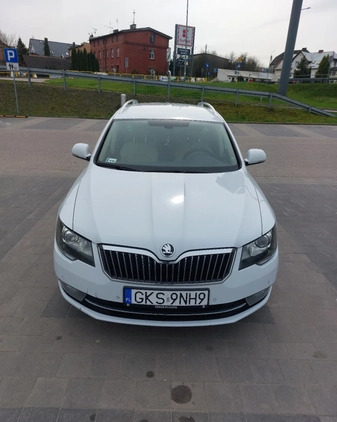 Skoda Superb cena 44500 przebieg: 310000, rok produkcji 2014 z Kościerzyna małe 67